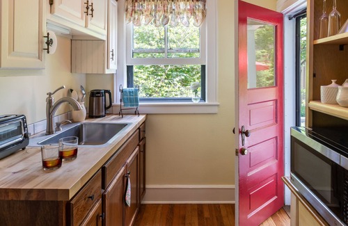 Historic Montford Cama Y Desayuno | 1899 Wright Inn and Carriage House