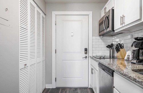 Mile Square Apartamento | 18BR 17BA Combined Apartments close to Lucas Oil Stadiom