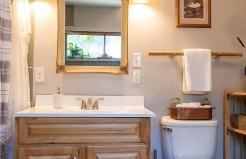 Staunton River Otro | 18th Century Cabin Retreat