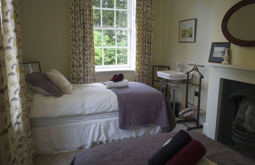 Louth Cama Y Desayuno | 18th Century House surrounded by beautiful views, providing outstanding luxury