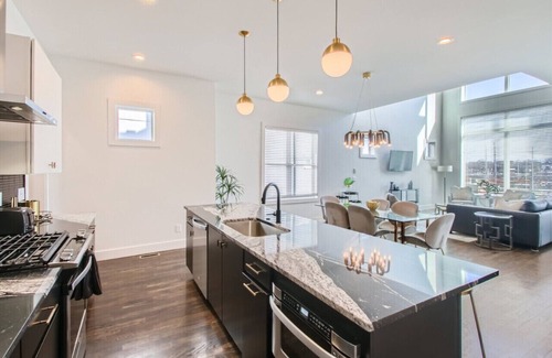 Berry Hill Casa | 19- "MUSIC HILL" Home- The Music City Collection