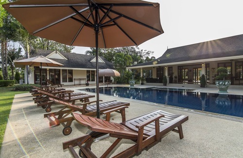 Hin Lek Fai Villa | Villa privada de 1900m2 con gran piscina, ideal para familias y wifi gratis. En hua hin