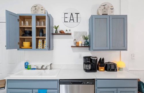 Wilmington Cabaña | 1903 Twin Cottages close to everything Wilmington has to offer.