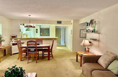 South Bradenton Condominio | 191 Pineneedle Drive- Bradenton- Ground level Condo-2 Bedroom / 2 Bath,...