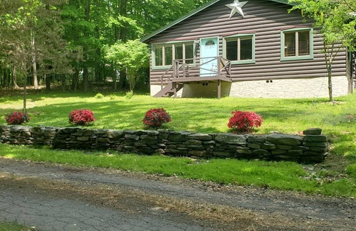 White Lake Casa | 1913 LOVE SHACK Bethel NY Bethel Woods your own Private Dock on LAKE 6 BREWERIES