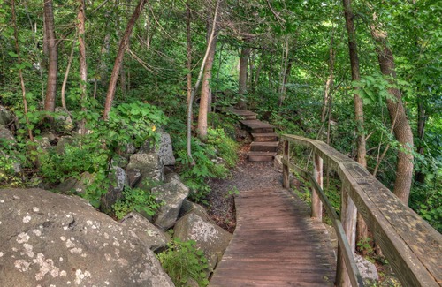 Taylors Falls Casa | ☞1914 Historic Home+3min→Taylors Falls!+DogOK+Beautiful porch+Full Kitchen