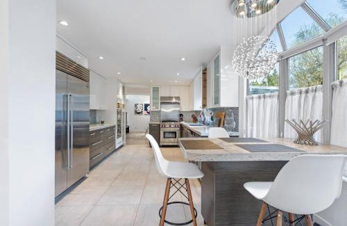 Shaughnessy Casa | 192-1328 Nanton Ave.-Vicenta