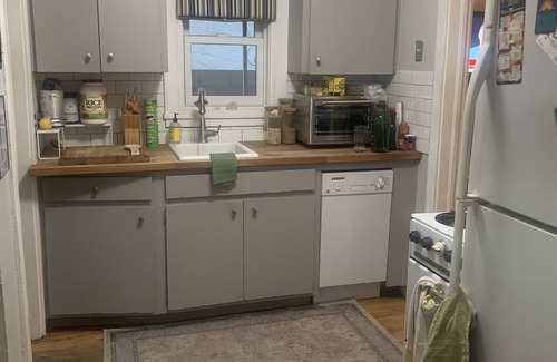 Encanto Casa | 1920's bungalow in Coronado District. Minutes to DTWN, cafes, arts & events!