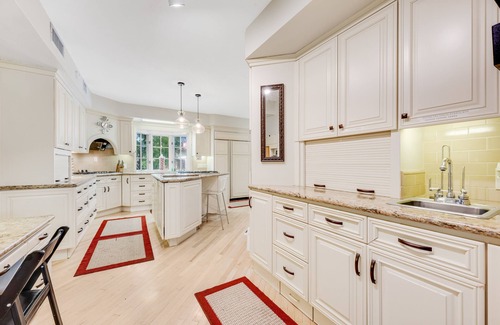 Los Olivos Historic District Casa | 1920's mansion with private pool, theater room & central location