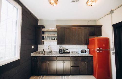 Dickson Casa | 1920 Station Reno. Pet friendly! Walking distance to eats, activities, & parks.