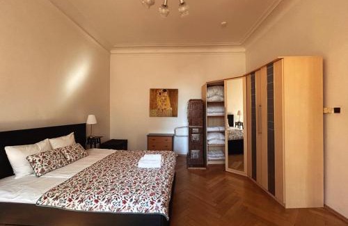 Nove Mesto Apartamento | 1920s Charm apartment by Jerusalem Synagogue in Old Town Center
