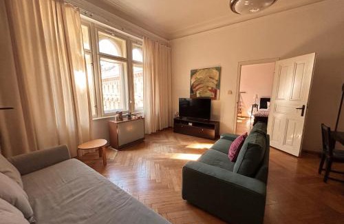 Nove Mesto Apartamento | 1920s Charm apartment by Jerusalem Synagogue in Old Town Center