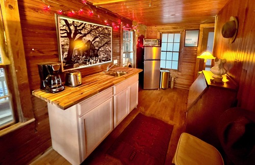Nags Head Cabaña | 1920s Historic Outer Banks Cottage!