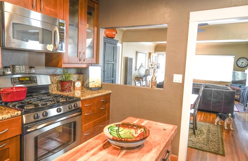 City Heights Casa | ¡¡NUEVO LISTADO!! Casita española de los años 20 - Ubicado en el centro - ¡cerca de TODO!