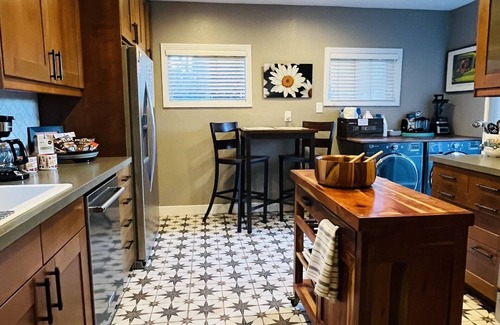 City Heights Casa | ¡¡NUEVO LISTADO!! Casita española de los años 20 - Ubicado en el centro - ¡cerca de TODO!