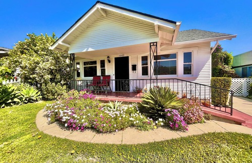 Central San Pedro Casa | 1924 California Bungalow in San Pedro