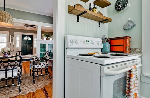 River District Casa | 1925 Historic Bradenton Bungalow, convenient to downtown and Anna Maria Island!