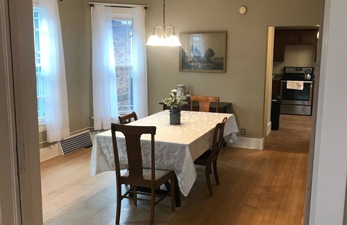 Mandan Casa | 1928 Historic Spacious Victorian Home (Entire House)