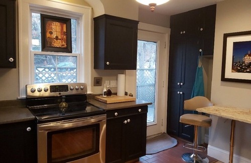 Halifax Apartamento | Halifax Oceanview & Waterfalls-1930 casa de estilo Gingerbread