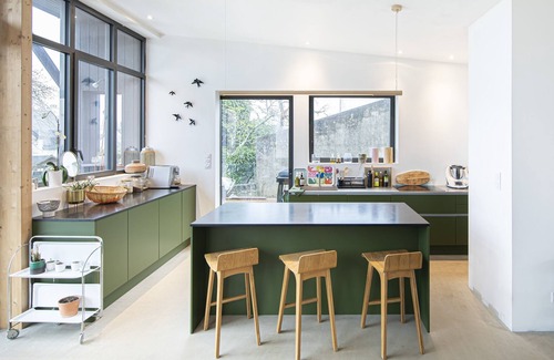 Vannes Casa | 1930s town house with swimming pool