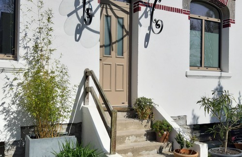 Vannes Casa | 1930s town house with swimming pool
