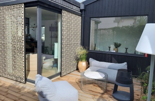 Vannes Casa | 1930s town house with swimming pool