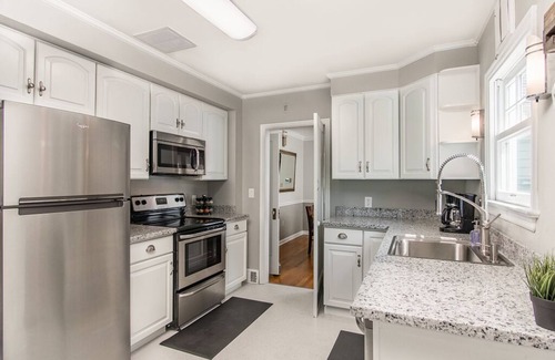 McMinnville Casa | 1939 Vintage House, a pie de Linfield y del centro de McMinnville-Winter Mid-Wk $ 150 / N