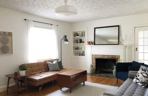 Knoxville Casa | 1940's Bungalow near Downtown & UT Campus