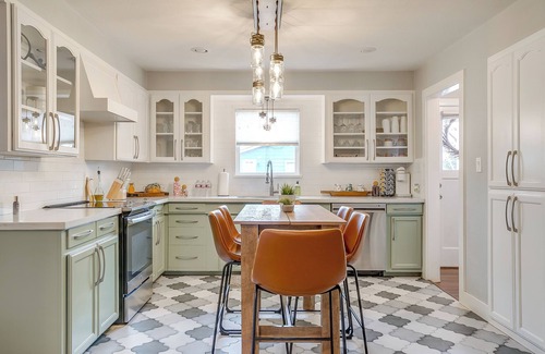 Arlington Heights Casa | 1940s Western Bungalow