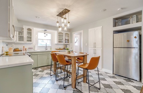 Arlington Heights Casa | 1940s Western Bungalow