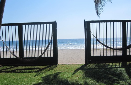 Playa San Diego Casa | $ 145 por noche! Casa de lujo con piscina en el océano! Aire acondicionado, Wifi, TV satélite, 3 habitaciones / 3 baños.