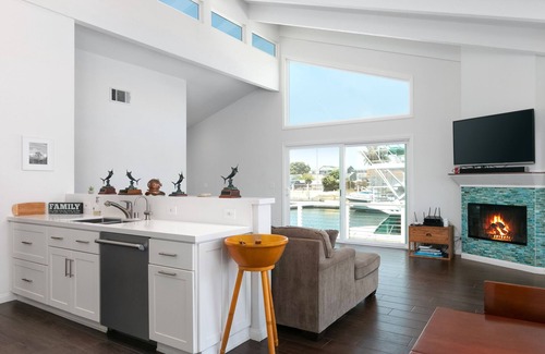 Channel Islands Casa | 1950J "Dock Holiday"