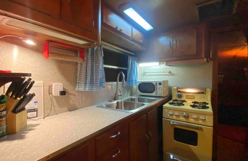 Durham Cabaña | 1951 Spartan Aircraft Cottage w/AC - Durham, NC