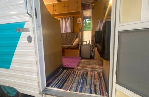Durham Cabaña | 1962 Layton Camper Cottage w/AC - Durham, NC