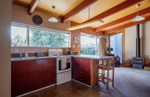 Wanaka Cabaña | 1970's Renovated,self contained 2 bedroom bach