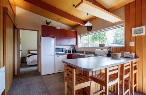 Wanaka Cabaña | 1970's Renovated,self contained 2 bedroom bach
