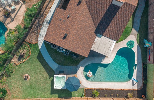 Clodine Casa | 1976HoustonGem Luminous PvTPool & HotTub DT20mins for LRG Families 6Beds / 2Bath