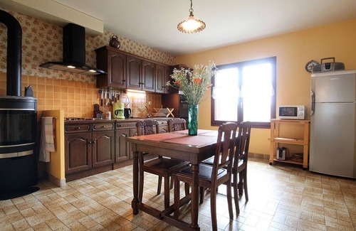 Frugieres-le-Pin Cabaña | Casa rural del siglo XIX con chimenea cerca de las gargantas del Doulon