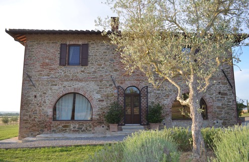 Panicale Apartamento | Casa de piedra del siglo 19 con piscina privada y jardín / 8 personas / acepta mascotas