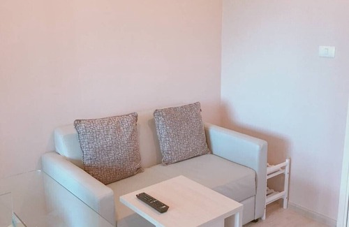 Bang Sue Condominio | 1B/R Pool View Condo near MRT, Stay like home.