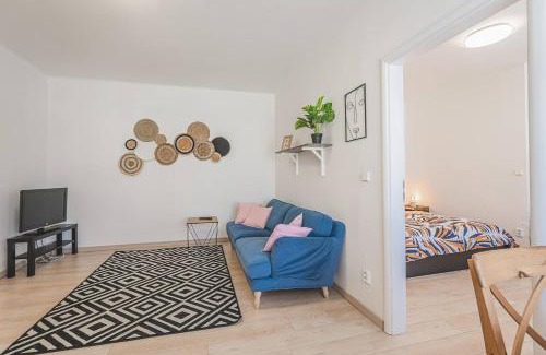 Hradec Kralove Apartamento | 1BD Apartment on Masarykovo Square - Bathtube, Desk & Chair, Free Wi-Fi