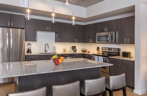 Civic District Complejo | 1BD/Austin - Rooftop Pool & Firepit, BBQ!