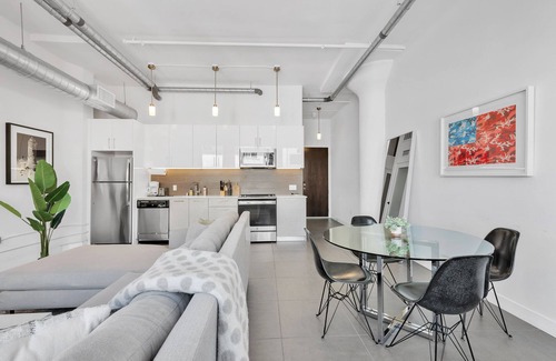 Historic Core Condominio | 1BD | Condo | Great Sunlight + Rooftop Pool