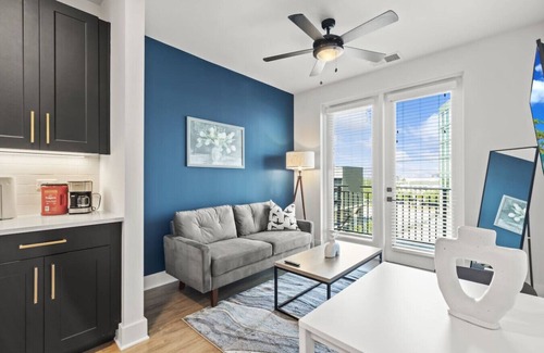 North Hyde Park Apartamento | 1BD in the Heart of Tampa | Luxury Travel | Gym