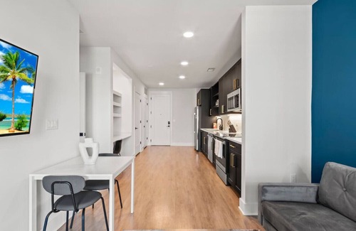 North Hyde Park Apartamento | 1BD in the Heart of Tampa | Luxury Travel | Gym