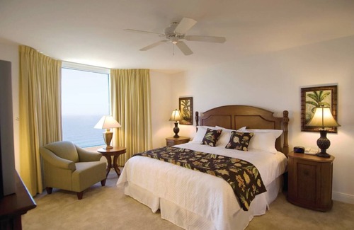Panama City Beach Hotel | 1BD/Panama City Beach - Oceanfront View with Full Kitchen, Pools, Bar, and More!