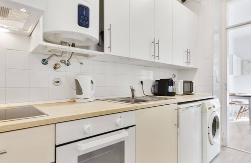 Santa Engracia Apartamento | 1BDR Cozy Flat in Heart of Lisbon by LovelyStay