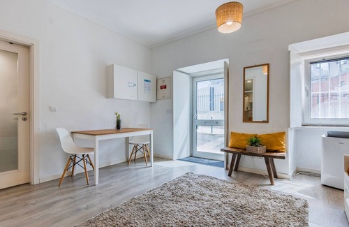 Santa Engracia Apartamento | 1BDR Cozy Flat in Heart of Lisbon by LovelyStay