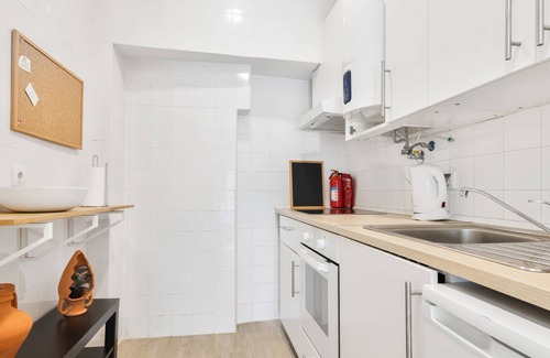 Santa Engracia Apartamento | 1BDR Cozy Flat in Heart of Lisbon by LovelyStay