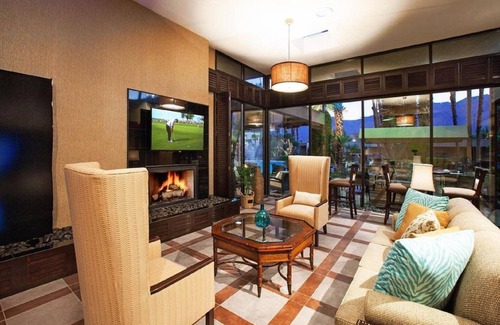 Araby Commons Condominio | ¡UN OASIS DE DESIERTO! * 1BR Condo * {Pool / HotTub} SOUTHERN CALIFORNIA DREAM VACATION !!